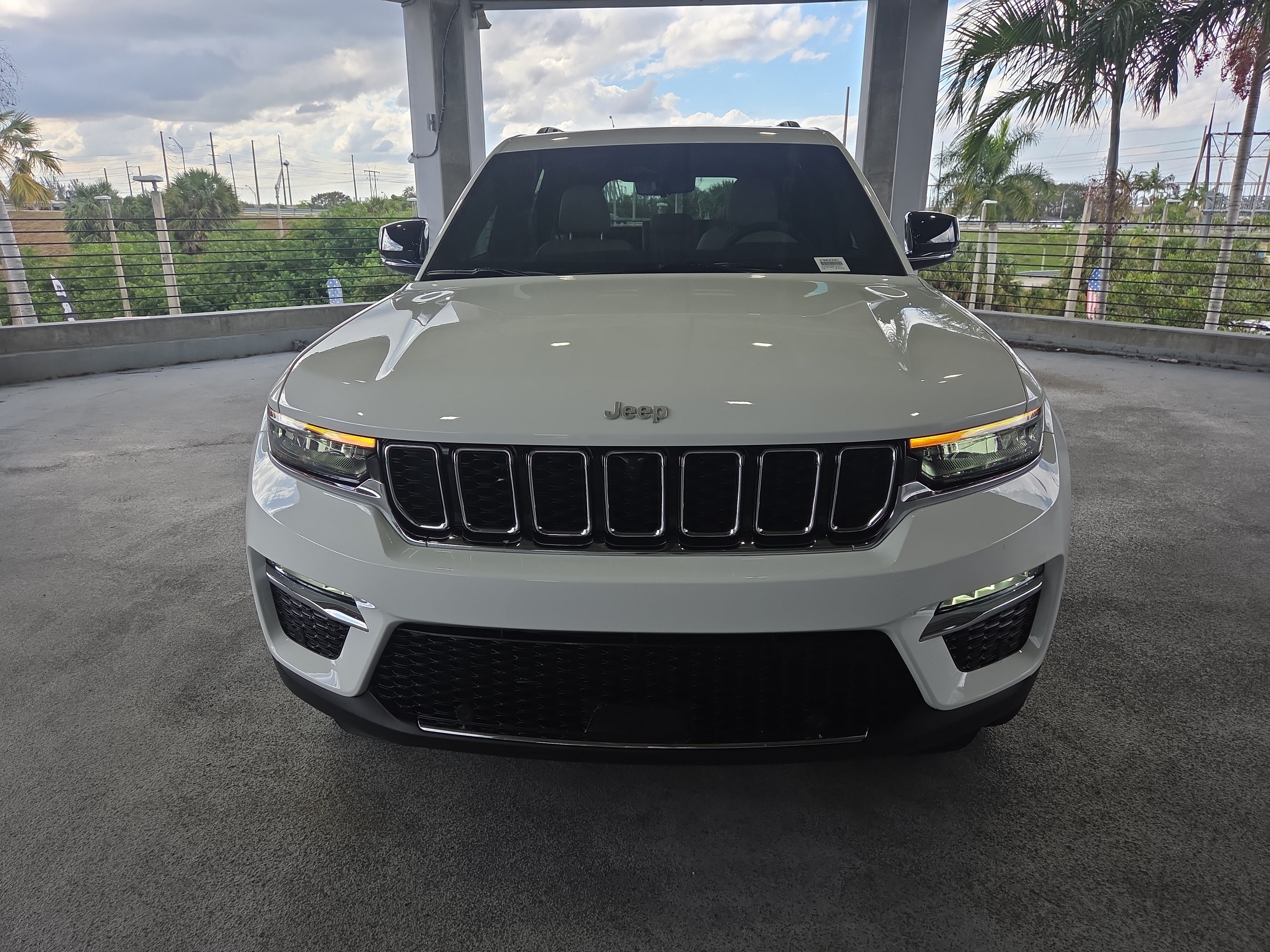 New 2025 Jeep Grand Cherokee Limited w/ Luxury Tech Group II AWD/4WD image 3