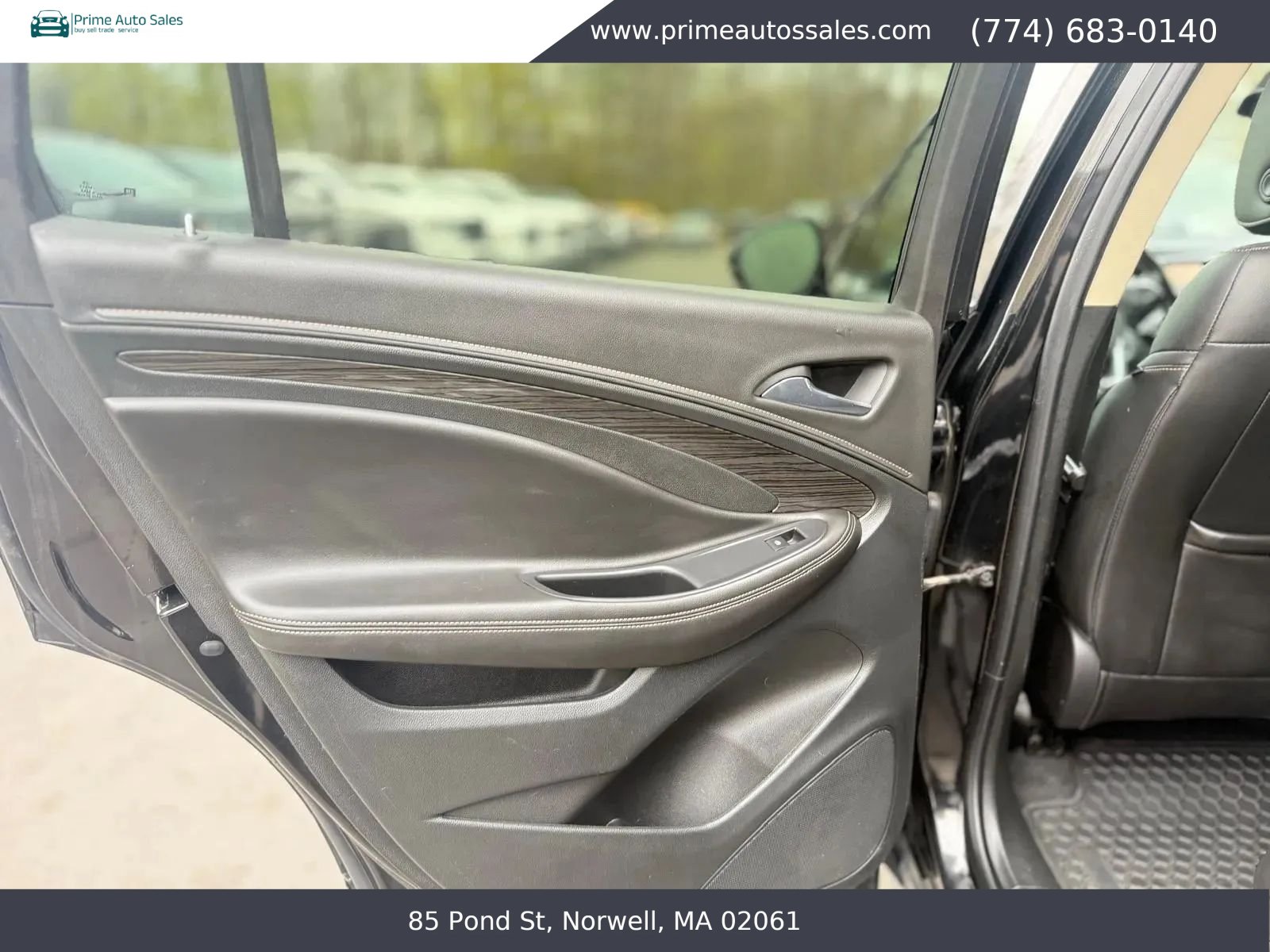 Used 2017 Buick Envision Essence FWD image 28
