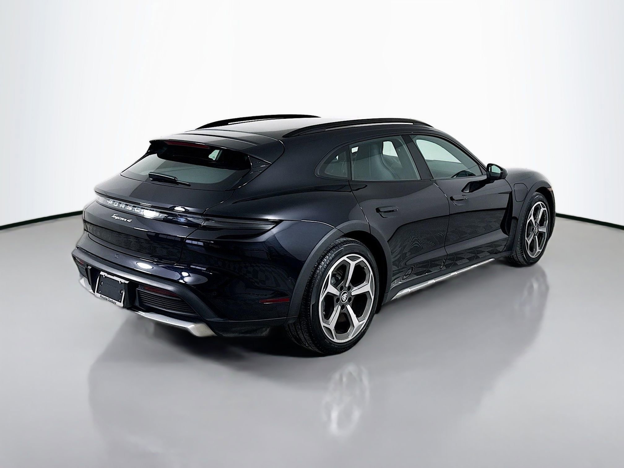 Certified 2024 Porsche Taycan 4 Cross Turismo image 9