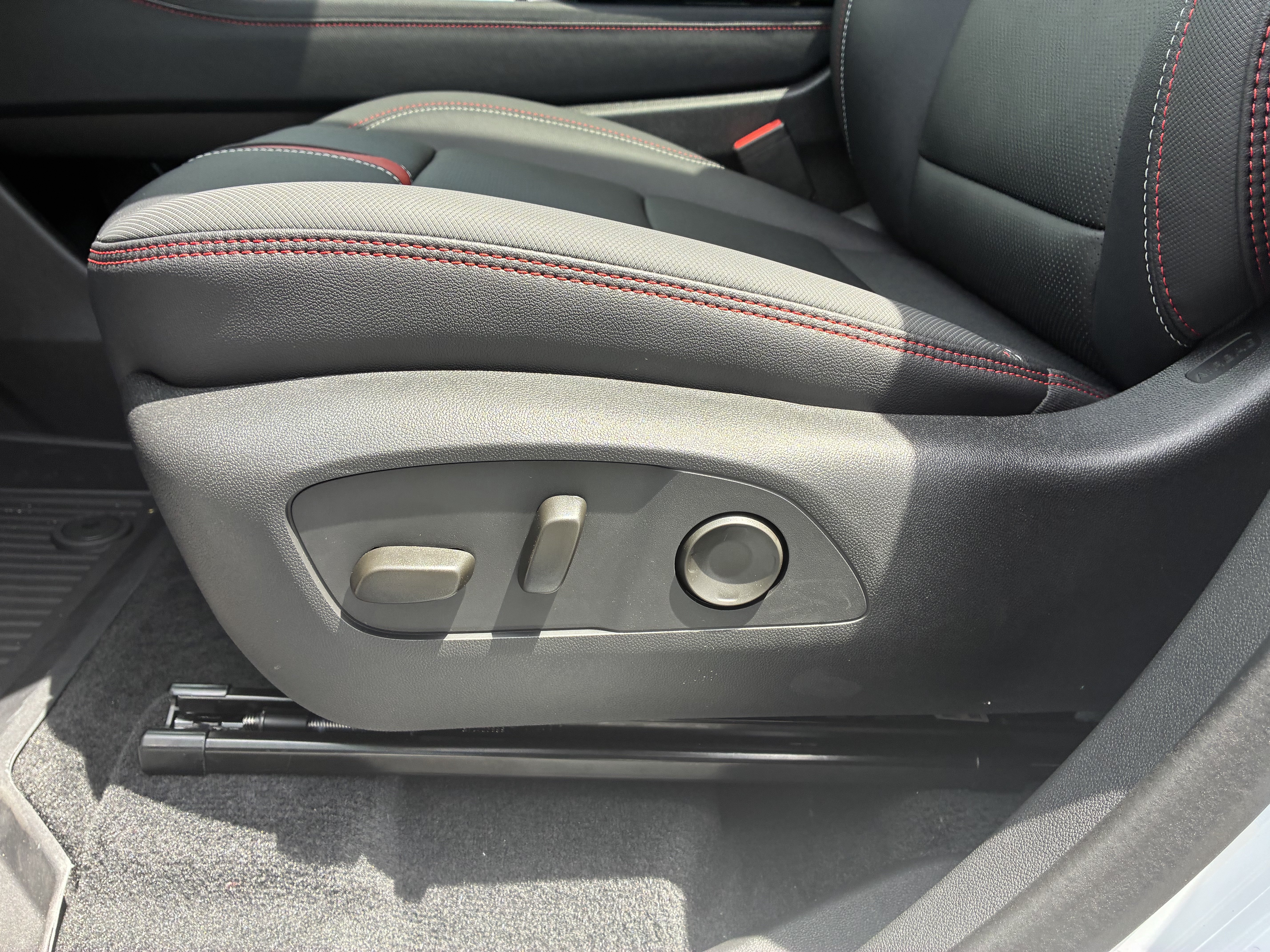 New 2026 Chevrolet Traverse RS FWD image 27