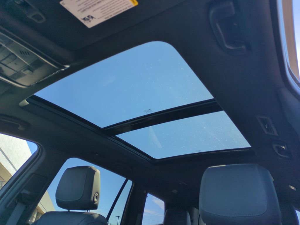 Used 2024 Cadillac XT6 Premium Luxury w/ Technology Package image 17