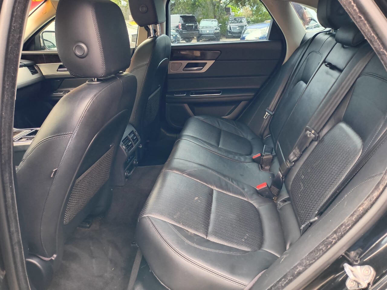 Used 2016 Jaguar XF Prestige AWD/4WD image 33
