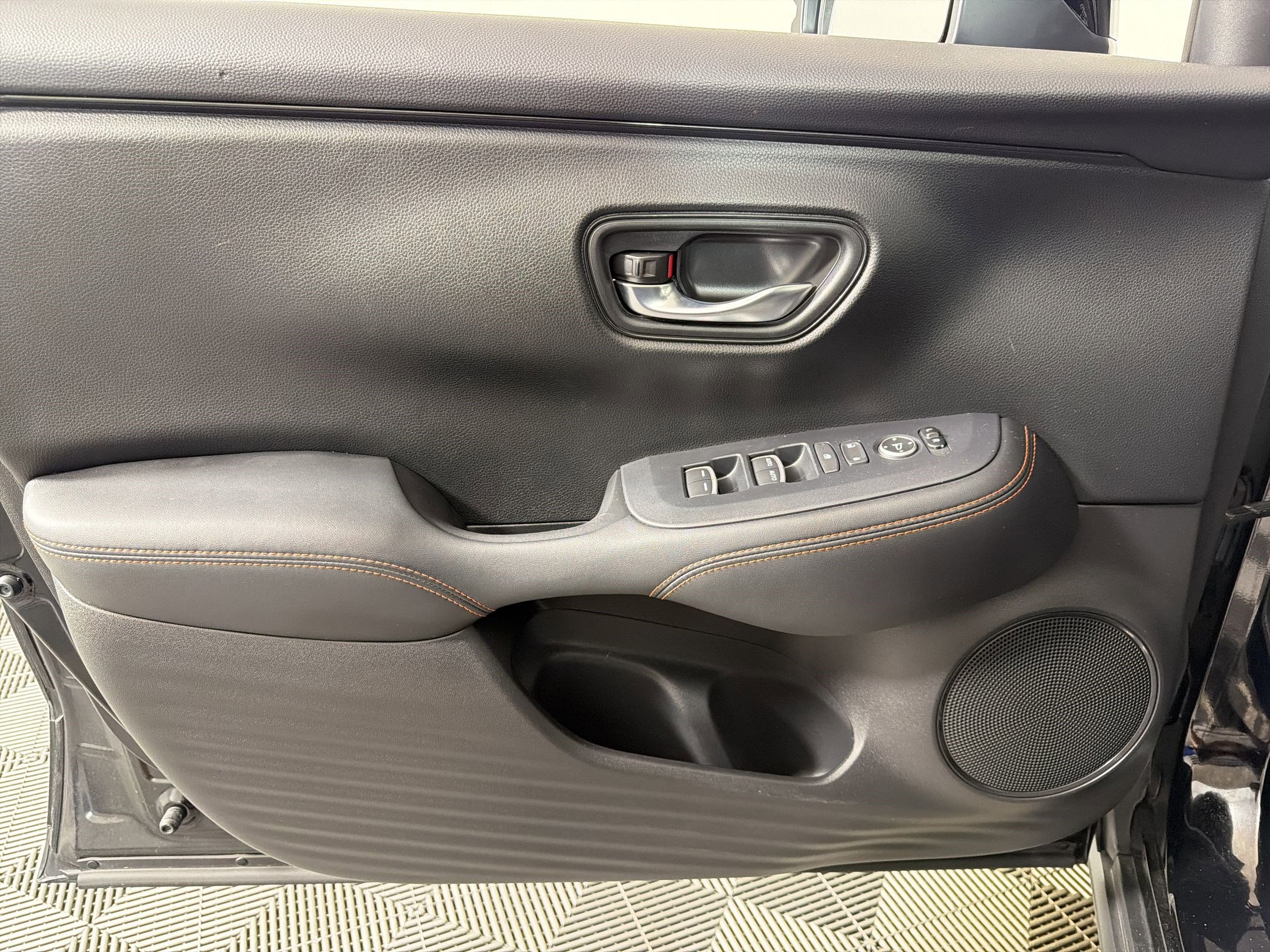 Used 2023 Honda HR-V Sport image 12