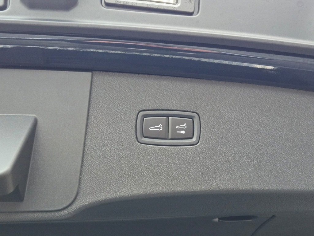 New 2026 Porsche Cayenne Coupe image 17