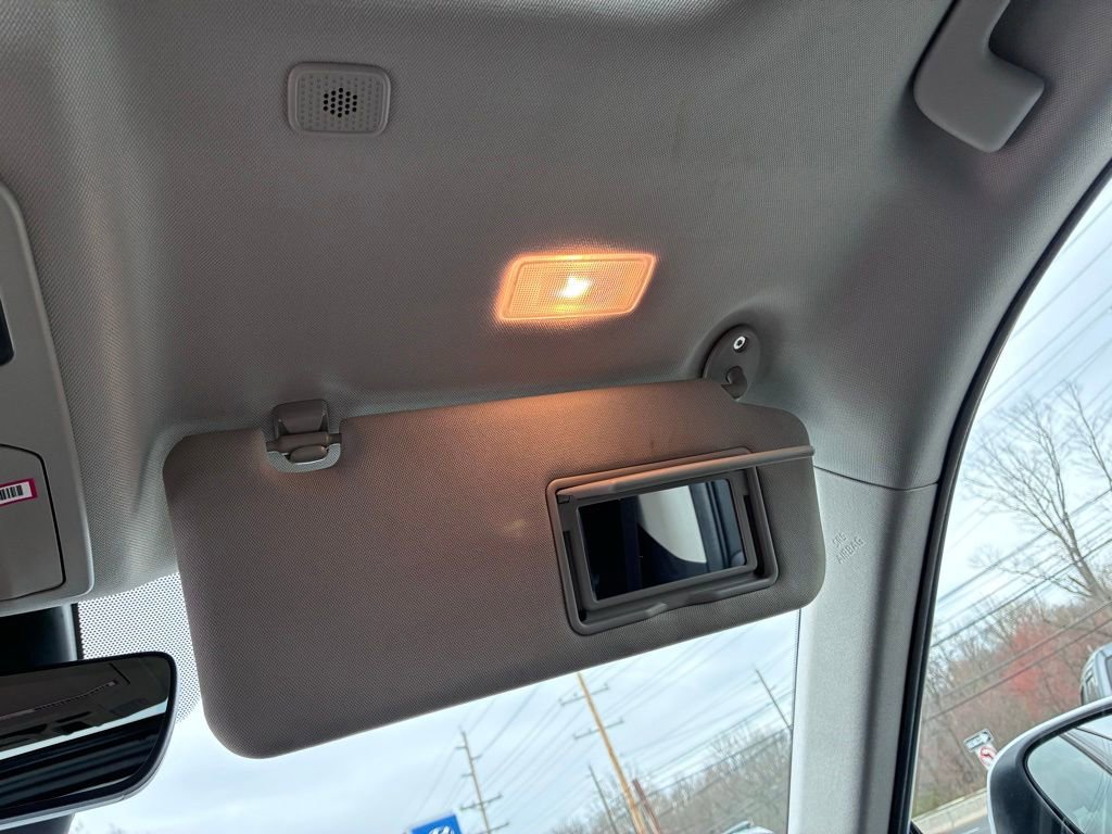 Used 2023 Toyota Highlander XLE AWD/4WD image 41