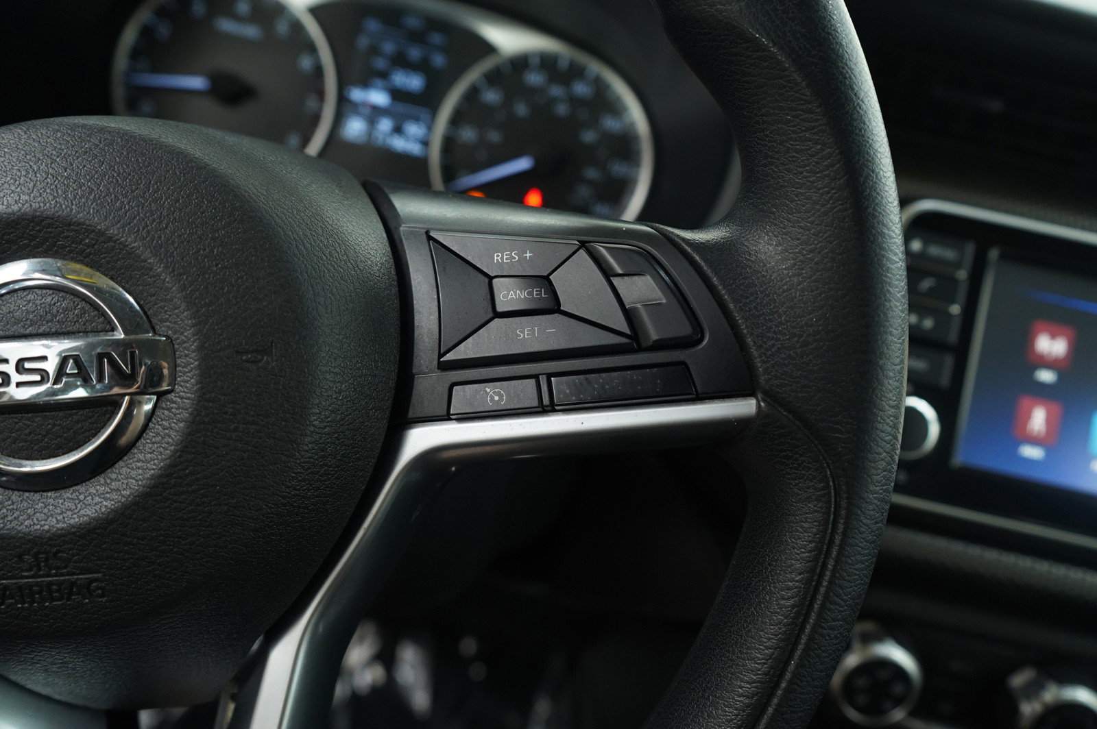 Used 2019 Nissan Kicks S image 23