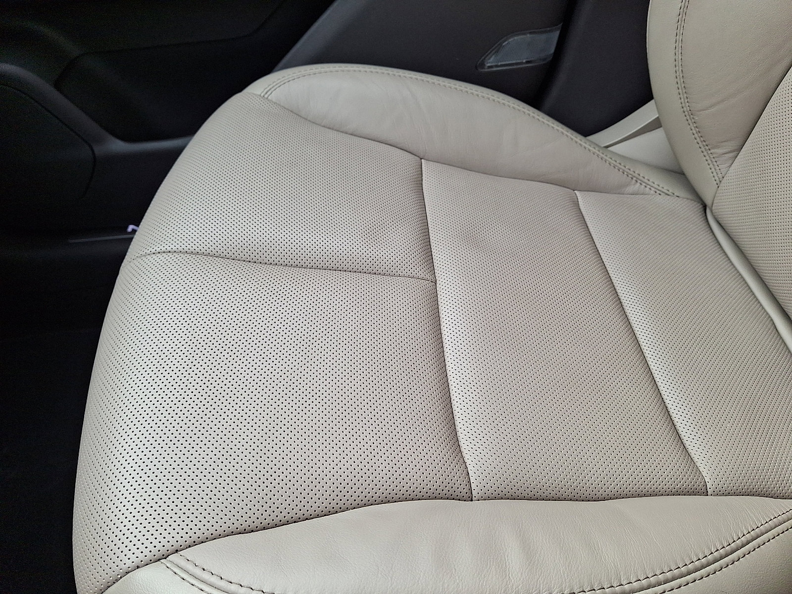 Used 2020 Lincoln Corsair Reserve w/ Equipment Group 201A image 26