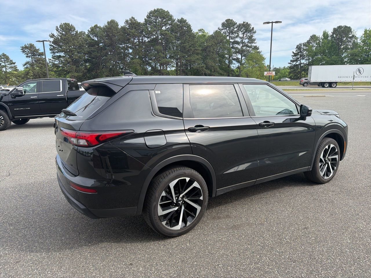 Used 2024 Mitsubishi Outlander SE AWD/4WD image 8