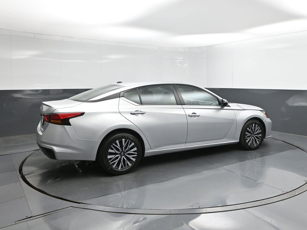 Used 2026 Nissan Altima 2.5 SV FWD image 15