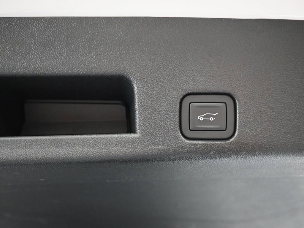 Certified 2025 Chevrolet Traverse LT image 11