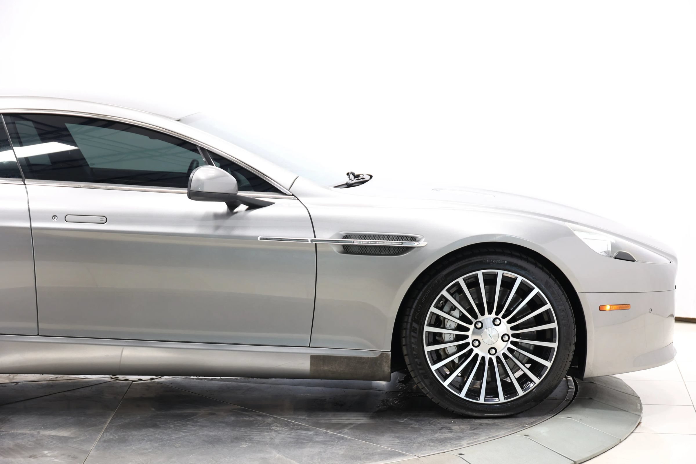 Used 2015 Aston Martin Rapide S RWD image 68