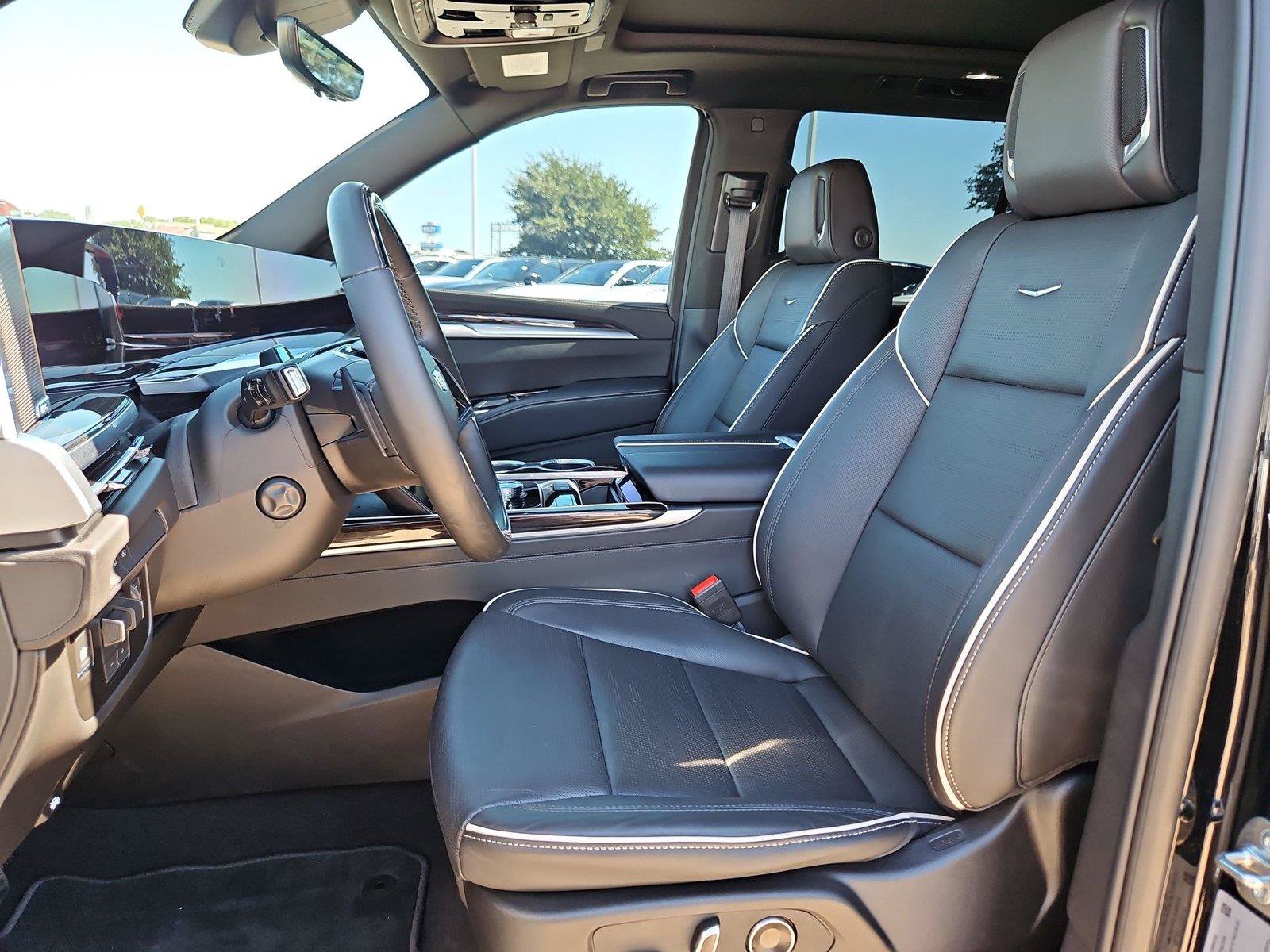 Certified 2026 Cadillac Escalade Luxury w/ Touring Package RWD image 28