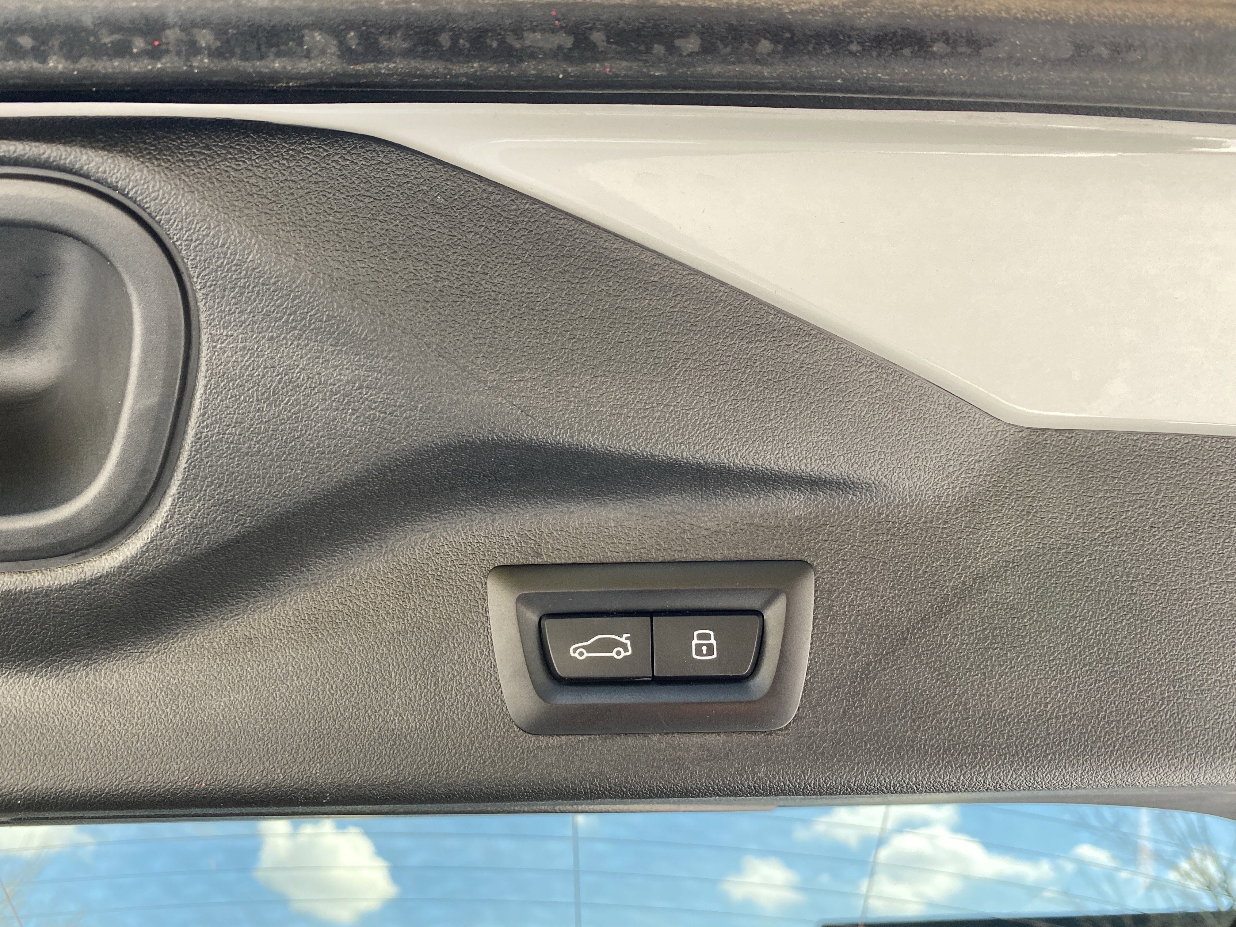 Used 2024 BMW X7 M60i w/ Executive Package image 53