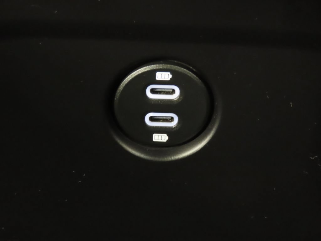 Certified 2026 Porsche Macan AWD/4WD image 34