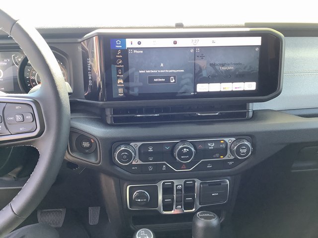 New 2025 Jeep Gladiator Sport AWD/4WD image 17