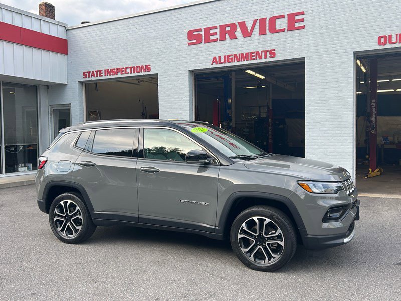 Used 2022 Jeep Compass Limited w/ Mopar Graphics Package