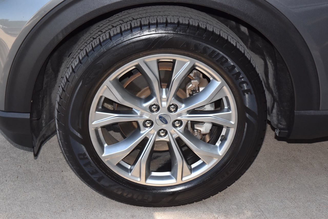 Used 2021 Ford Explorer XLT w/ Equipment Group 202A RWD image 37