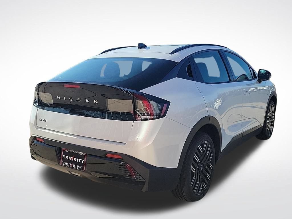 New 2026 Nissan Leaf Platinum+ w/ Floor Mat Package (Platinum+) FWD image 5