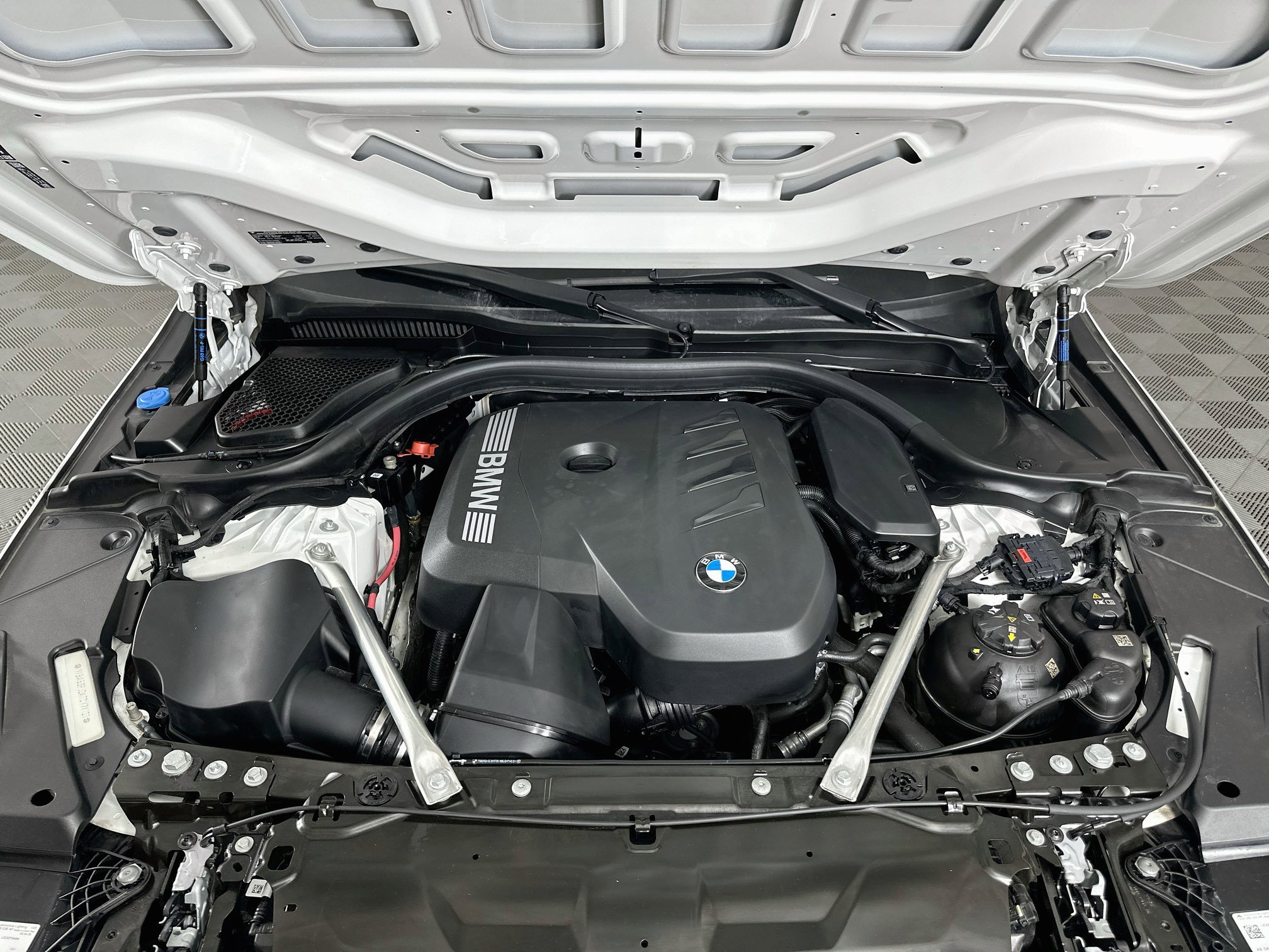 Used 2026 BMW 530i xDrive AWD/4WD image 34