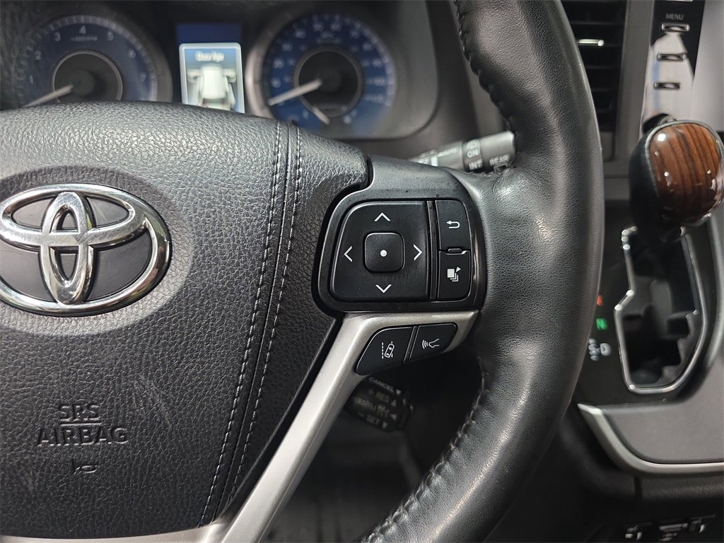 Used 2020 Toyota Sienna Limited Premium image 19