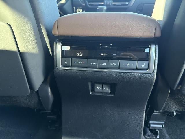 Used 2024 Lexus GX 550 w/ Accessory Package (Z1) AWD/4WD image 15
