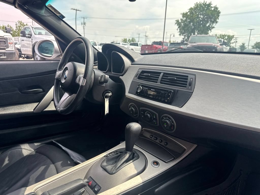 Used 2004 BMW Z4 2.5i RWD image 24