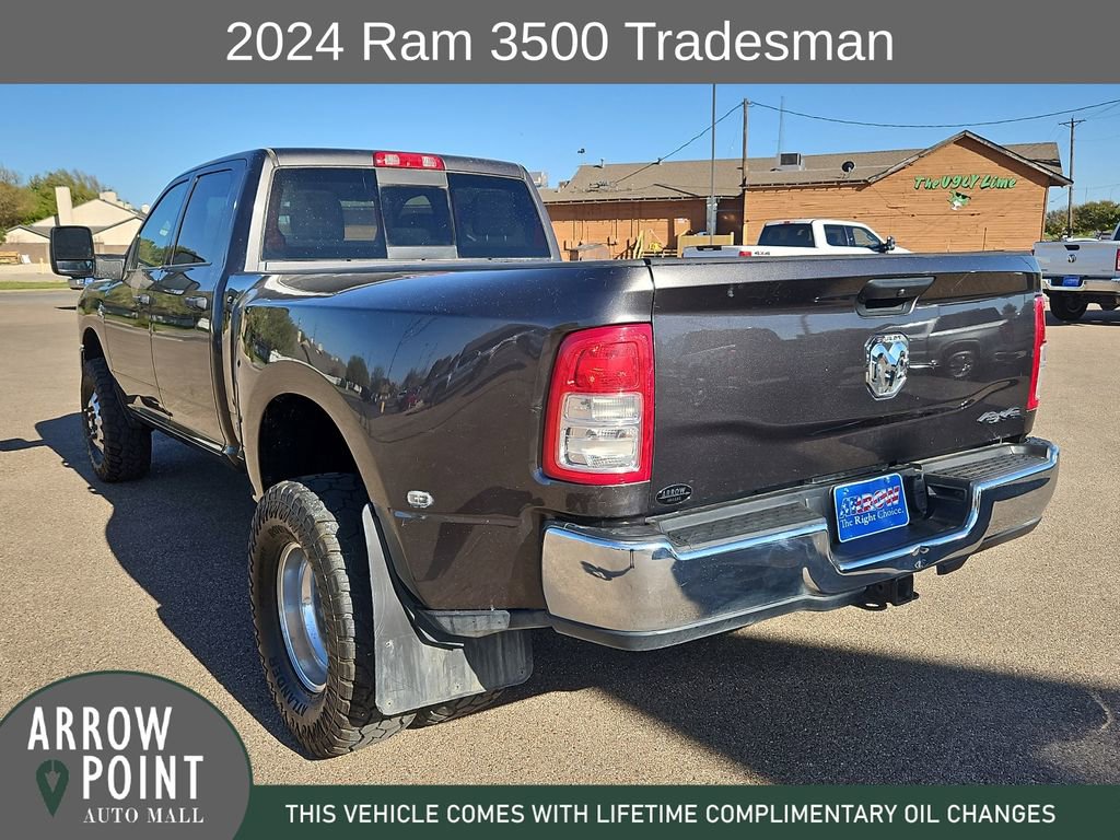 Used 2024 RAM 3500 Tradesman w/ Chrome Appearance Group image 9