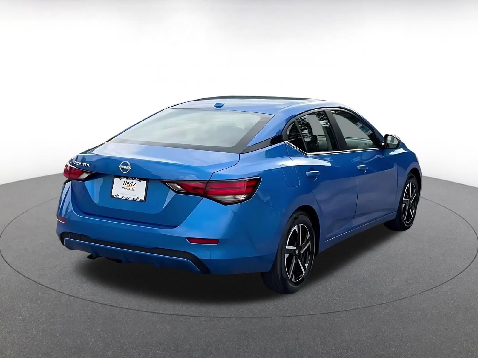 Used 2025 Nissan Sentra SV FWD image 11