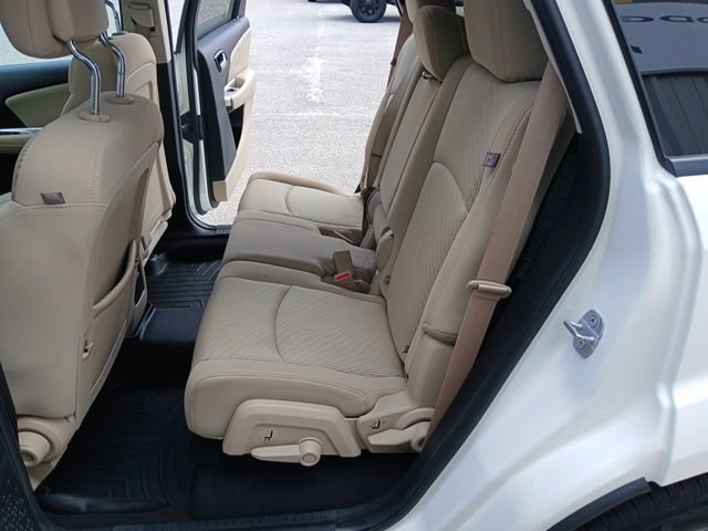 Used 2014 Dodge Journey SXT w/ Flexible Seating Group FWD image 19