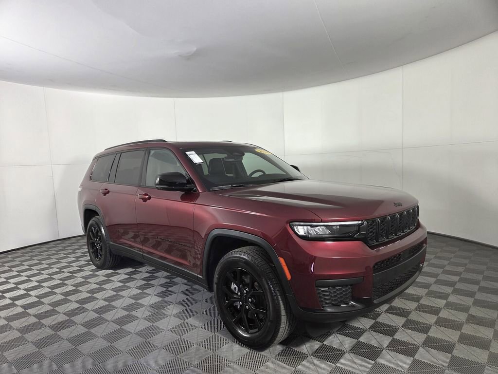 Certified 2024 Jeep Grand Cherokee L Altitude image 2