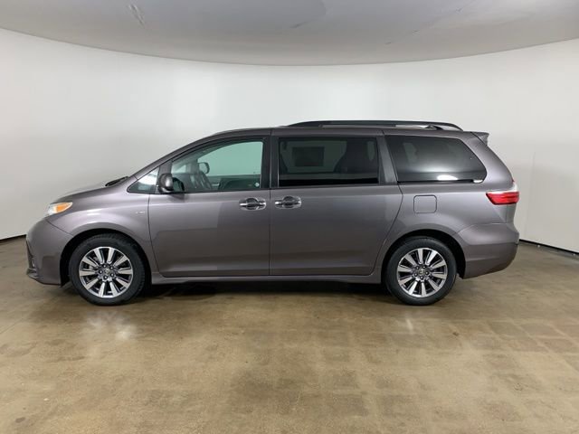 Used 2020 Toyota Sienna XLE Premium AWD/4WD image 17