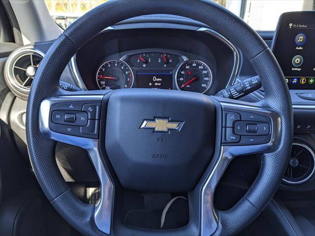 Used 2025 Chevrolet Blazer LT w/ Convenience Package FWD image 6