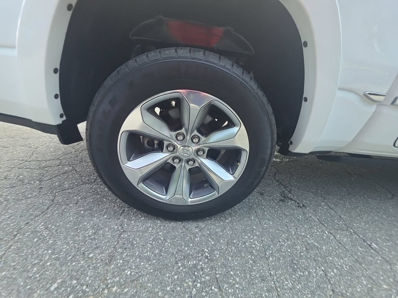 Used 2022 RAM 1500 Limited w/ Body Color Bumper Group RWD image 10