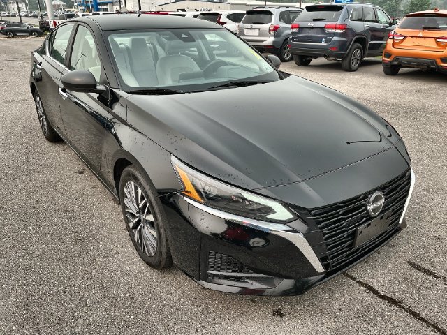 Used 2024 Nissan Altima 2.5 SV FWD image 17