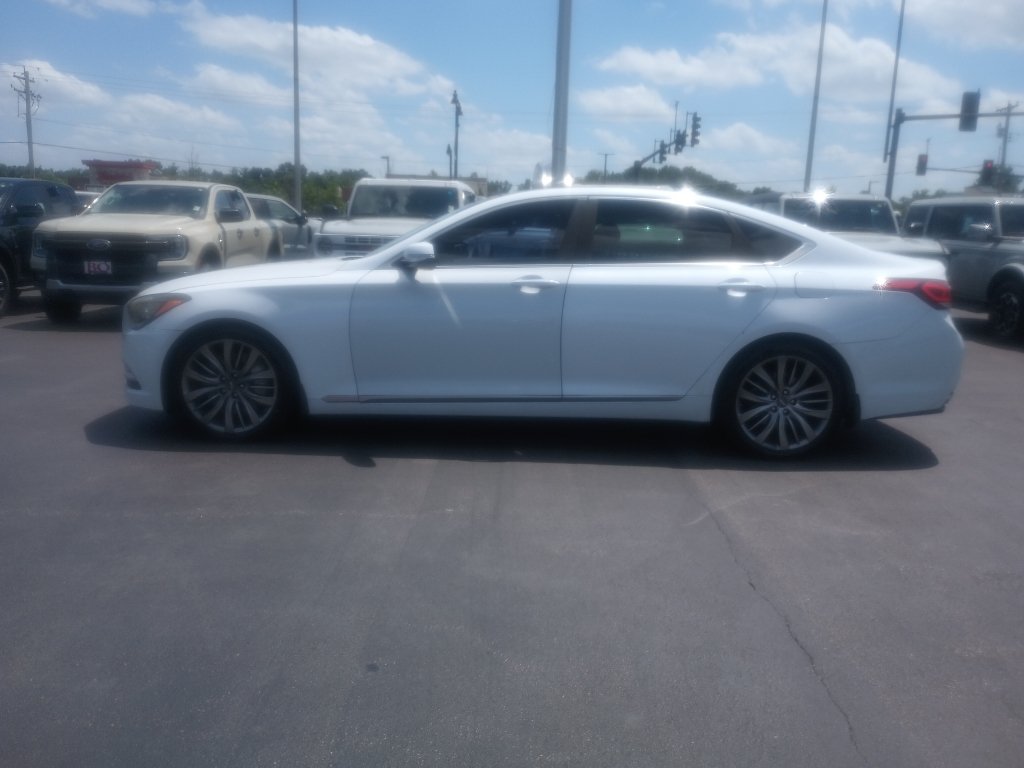 Used 2015 Hyundai Genesis 5.0 RWD image 4