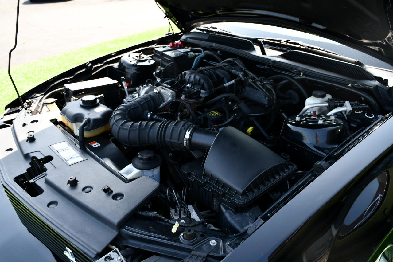 Used 2009 Ford Mustang Convertible image 12