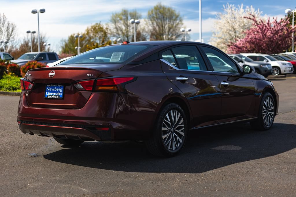 Used 2024 Nissan Altima 2.5 SV FWD image 9