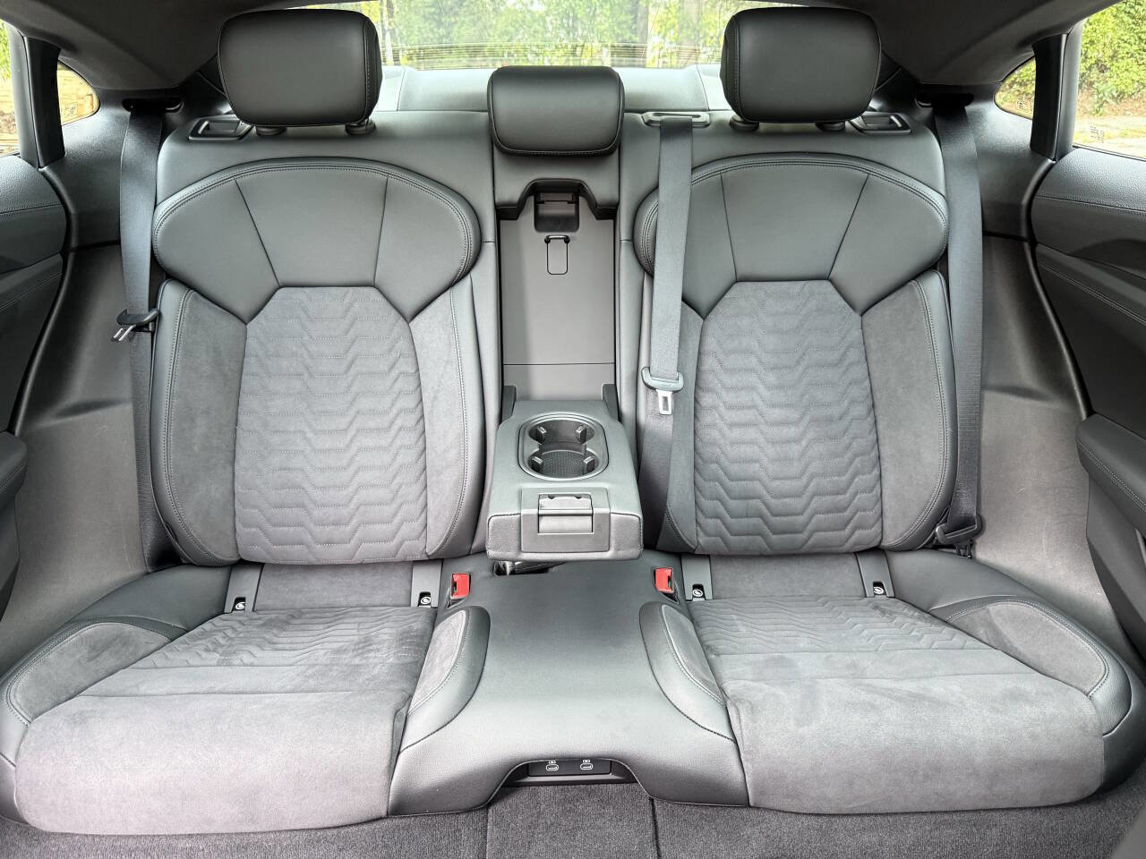 Used 2022 Audi e-tron GT Premium Plus image 19