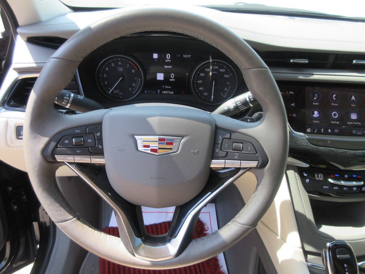 Used 2025 Cadillac XT6 Premium Luxury w/ Technology Package FWD image 11
