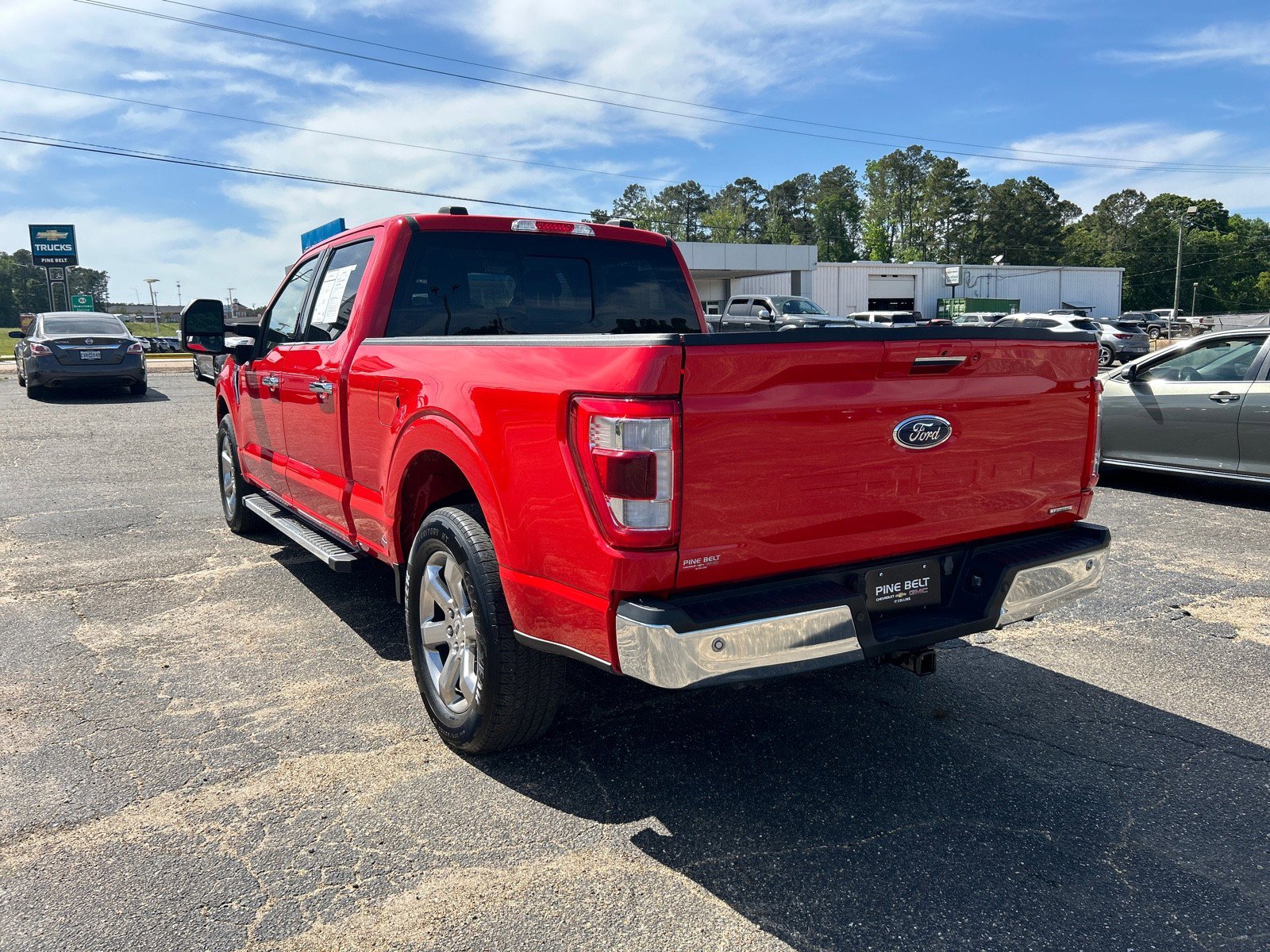 Used 2023 Ford F150 Lariat w/ Max Trailer Tow Package RWD image 4