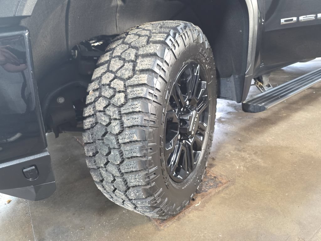 Used 2023 GMC Sierra 2500 Denali w/ Denali Black Diamond Edition AWD/4WD image 34