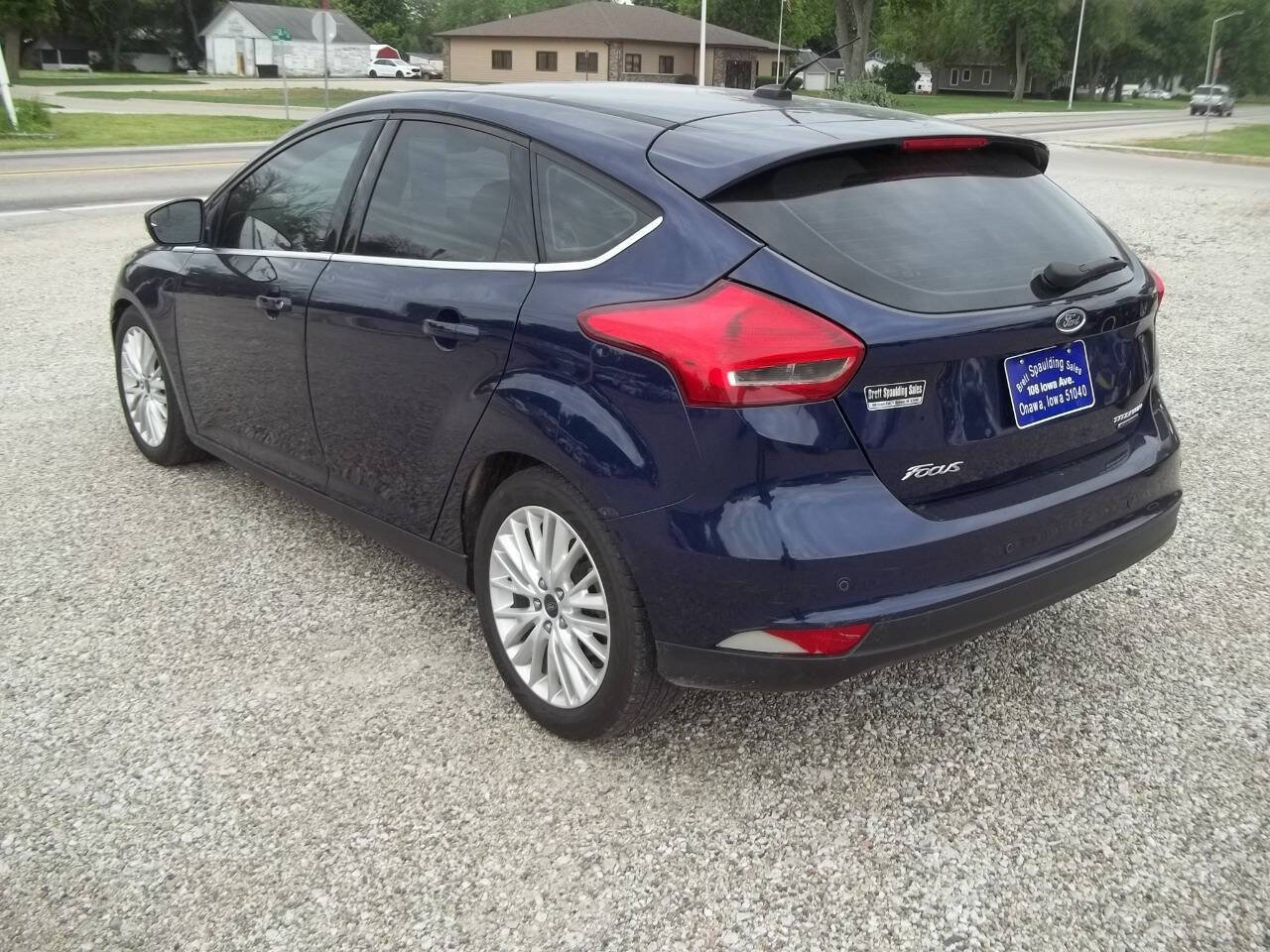 Used 2016 Ford Focus Titanium w/ Titanium Cold Weather Package FWD image 2
