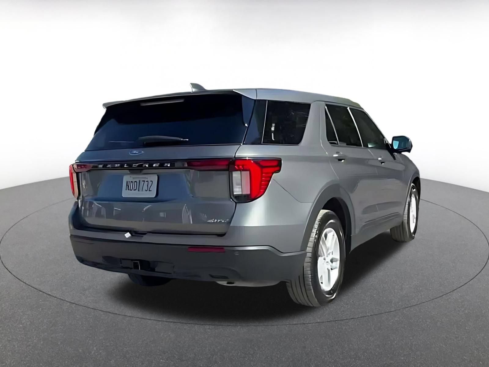 Used 2026 Ford Explorer Active AWD/4WD image 14