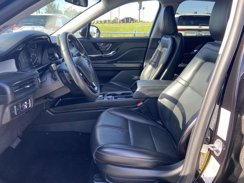 Used 2021 Lincoln Corsair AWD w/ Premium Package image 16