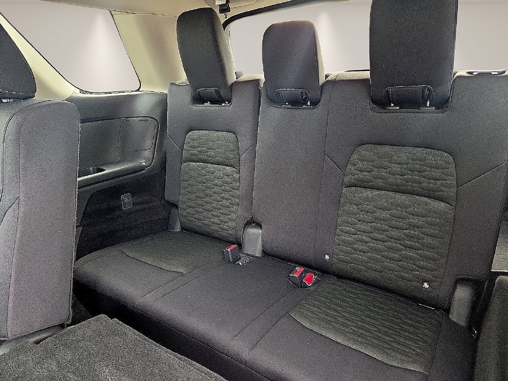 Used 2026 Nissan Pathfinder SV FWD image 12