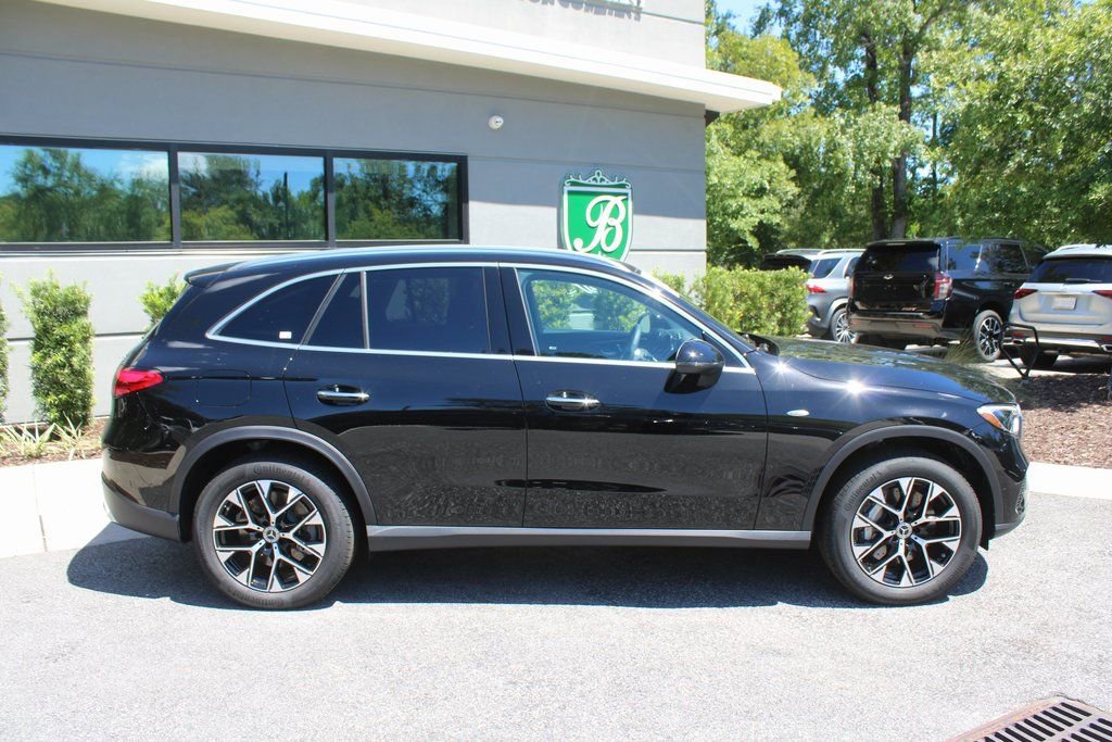 Certified 2025 Mercedes-Benz GLC 350e image 3