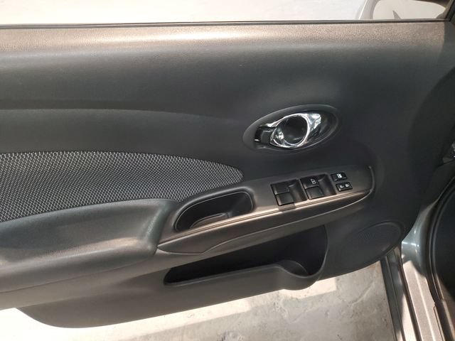 Used 2016 Nissan Versa SV w/ SV Tech Package FWD image 11