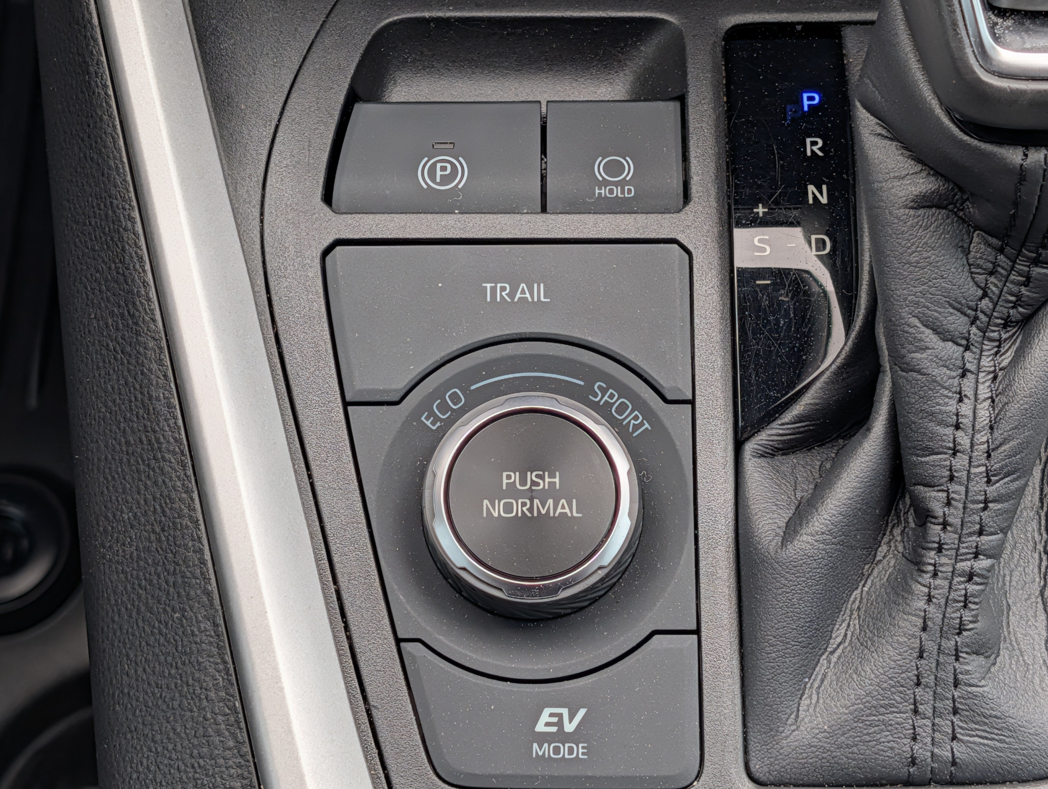 Used 2022 Toyota RAV4 SE AWD/4WD image 28