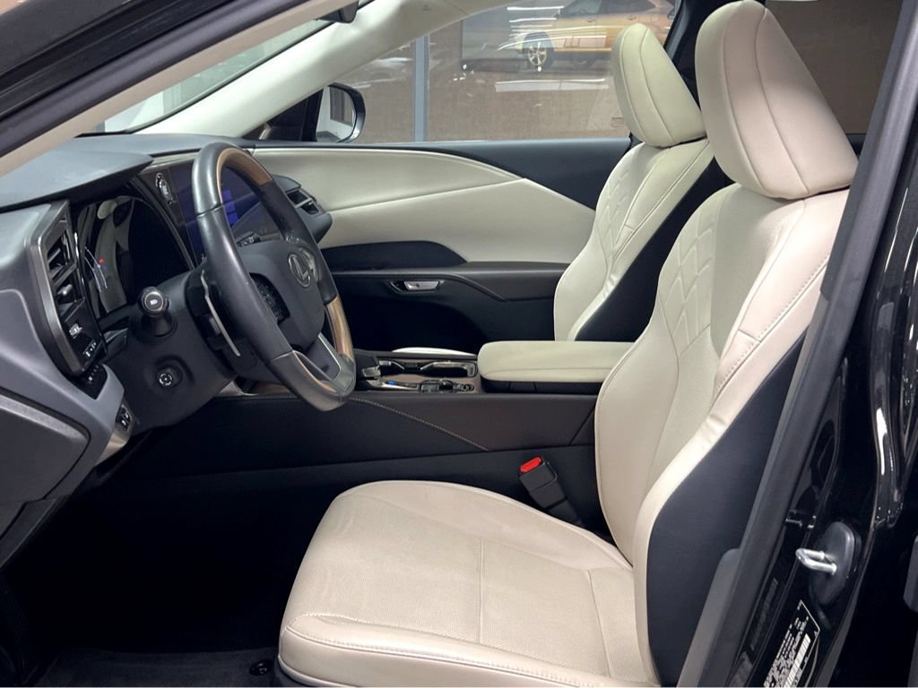 Certified 2024 Lexus RX 350 Premium w/ Kick Sensor & Tow Package AWD/4WD image 8
