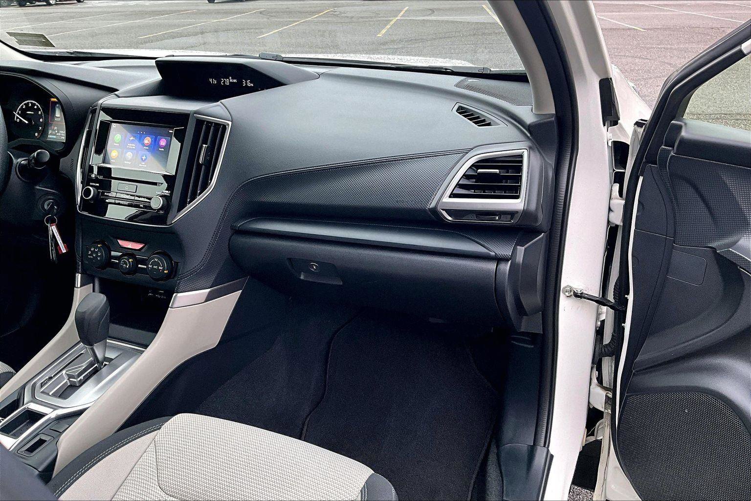 Used 2023 Subaru Forester Base image 17